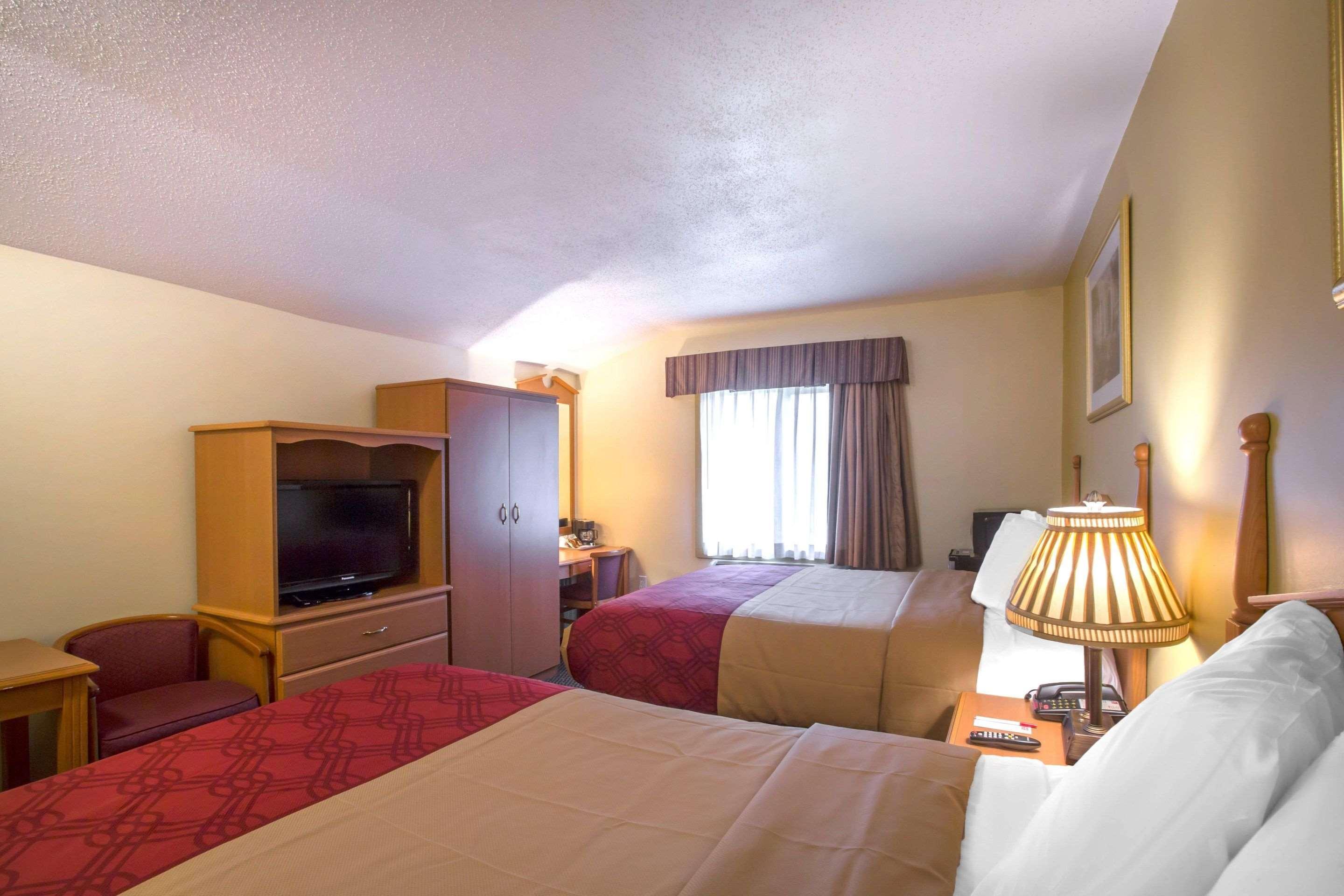 Econo Lodge Manchester Exterior photo