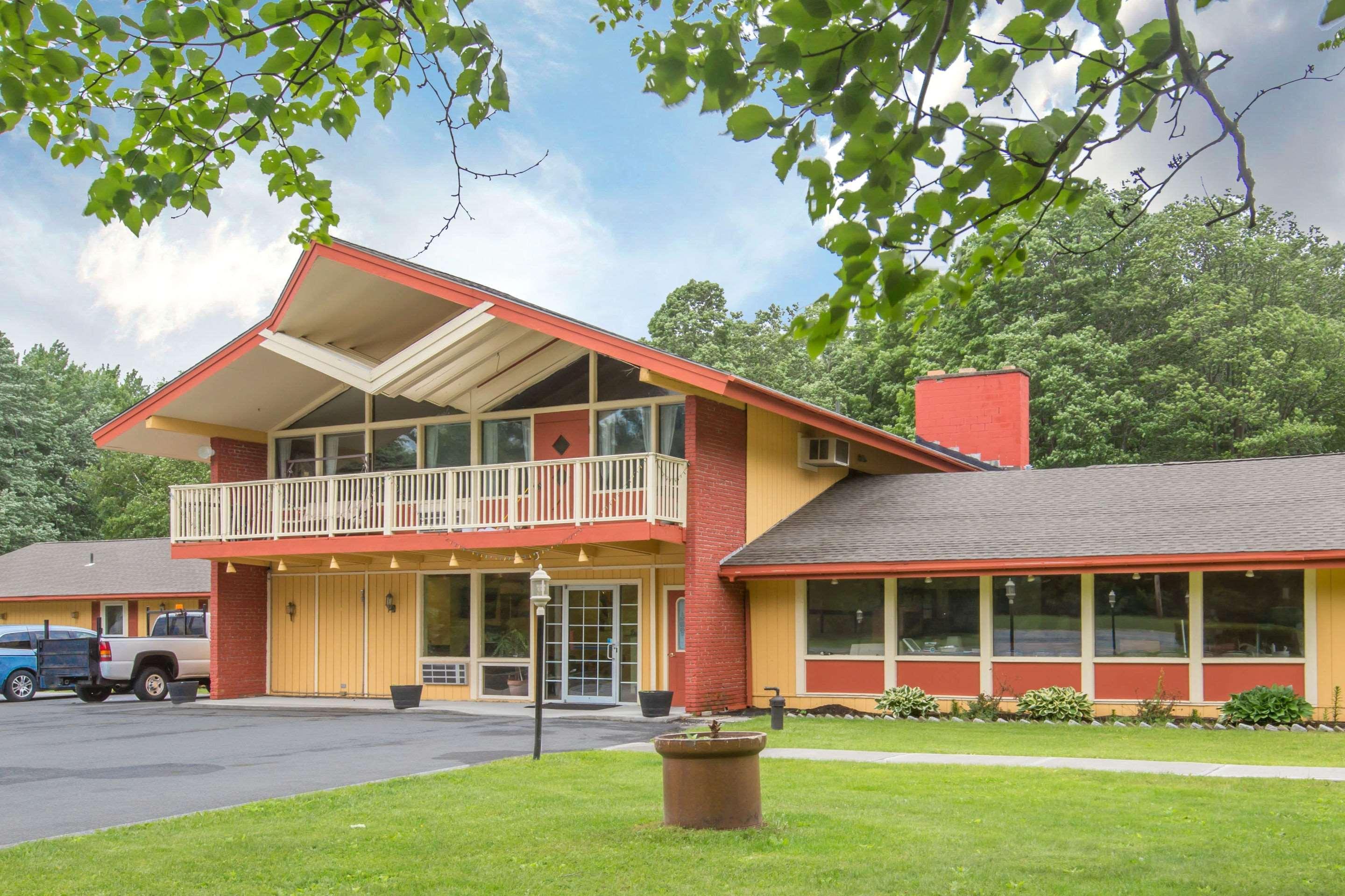 Econo Lodge Manchester Exterior photo